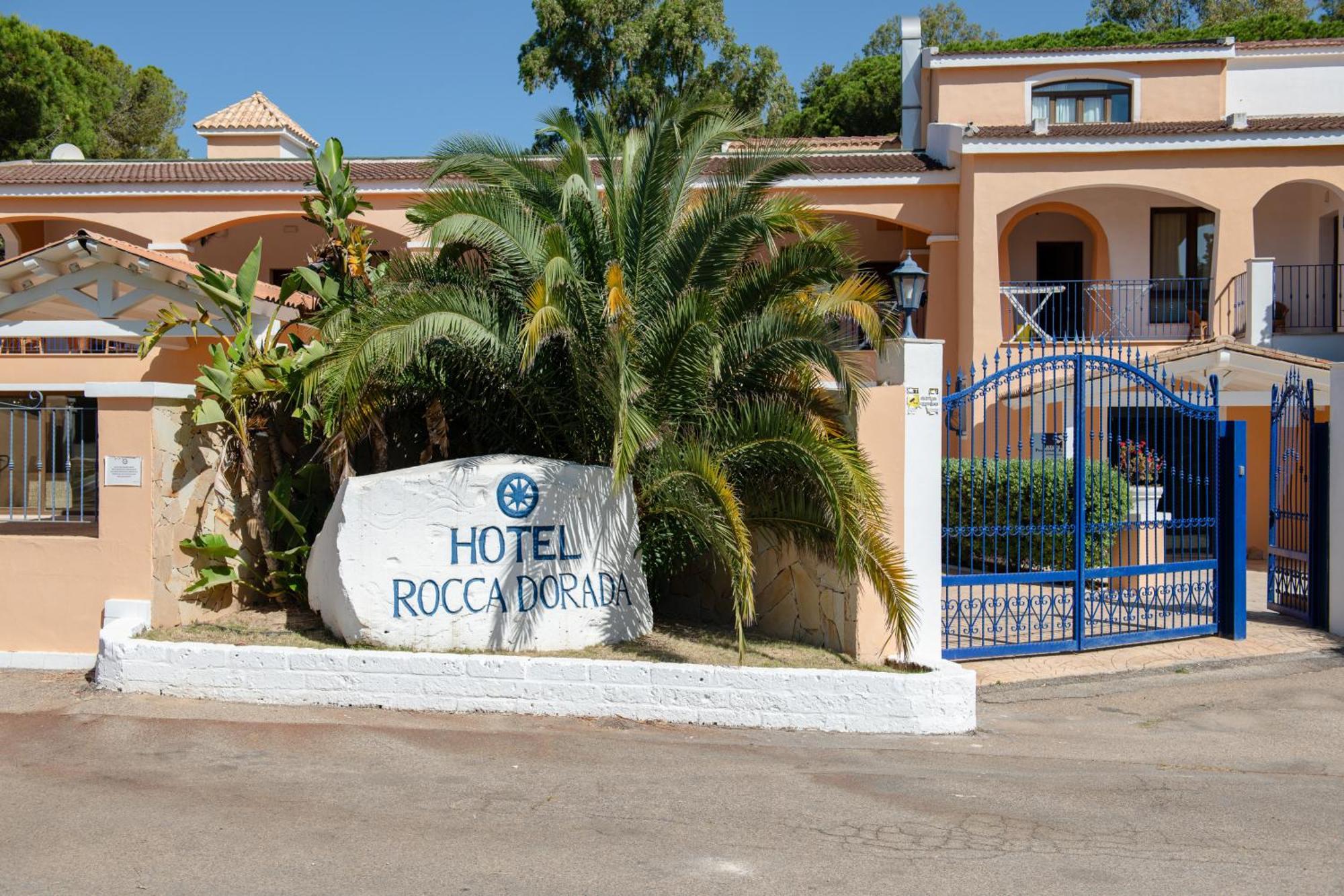 Amareclub Rocca Dorada Hotel Santa Margherita di Pula Luaran gambar