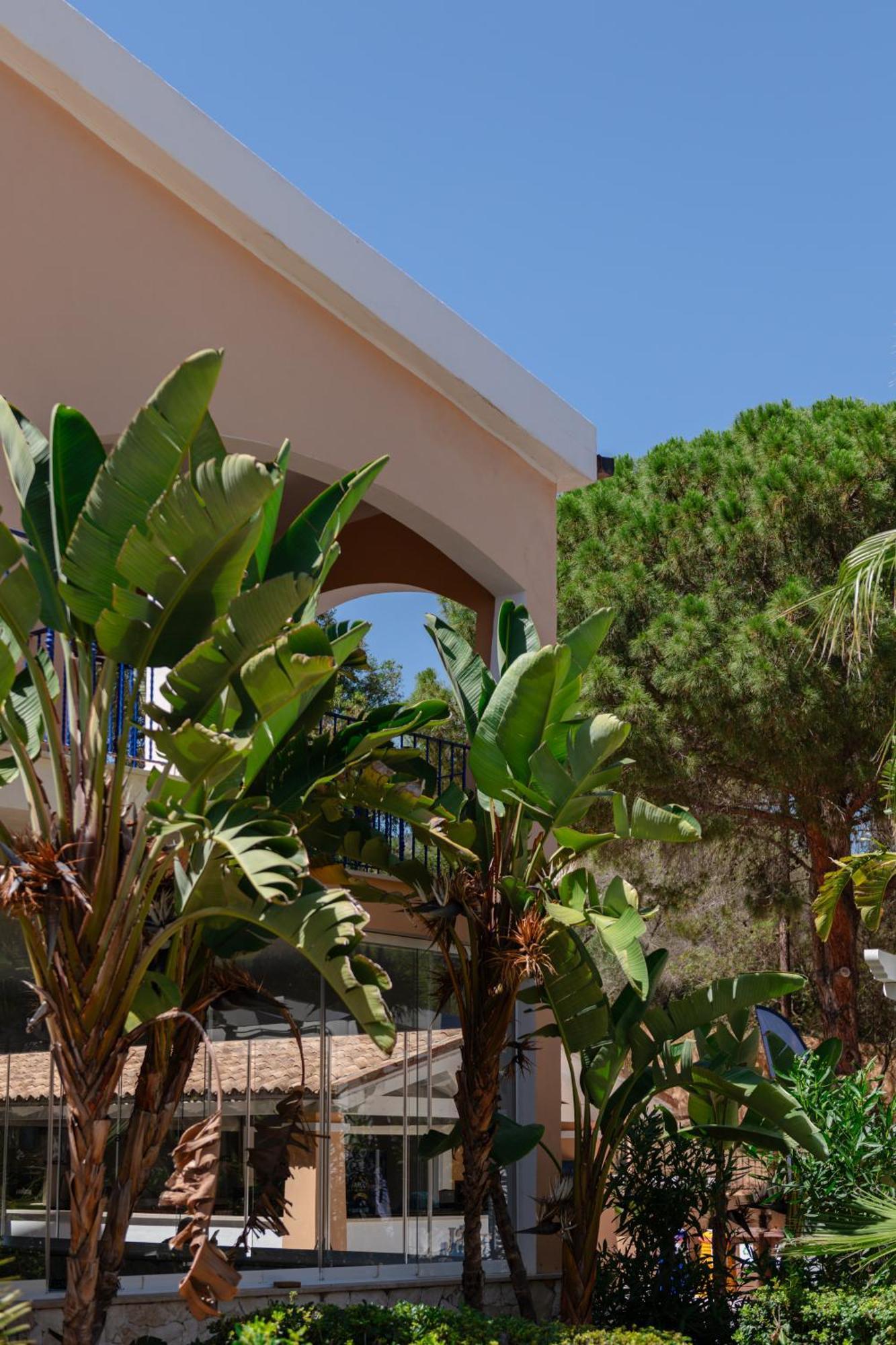 Amareclub Rocca Dorada Hotel Santa Margherita di Pula Luaran gambar