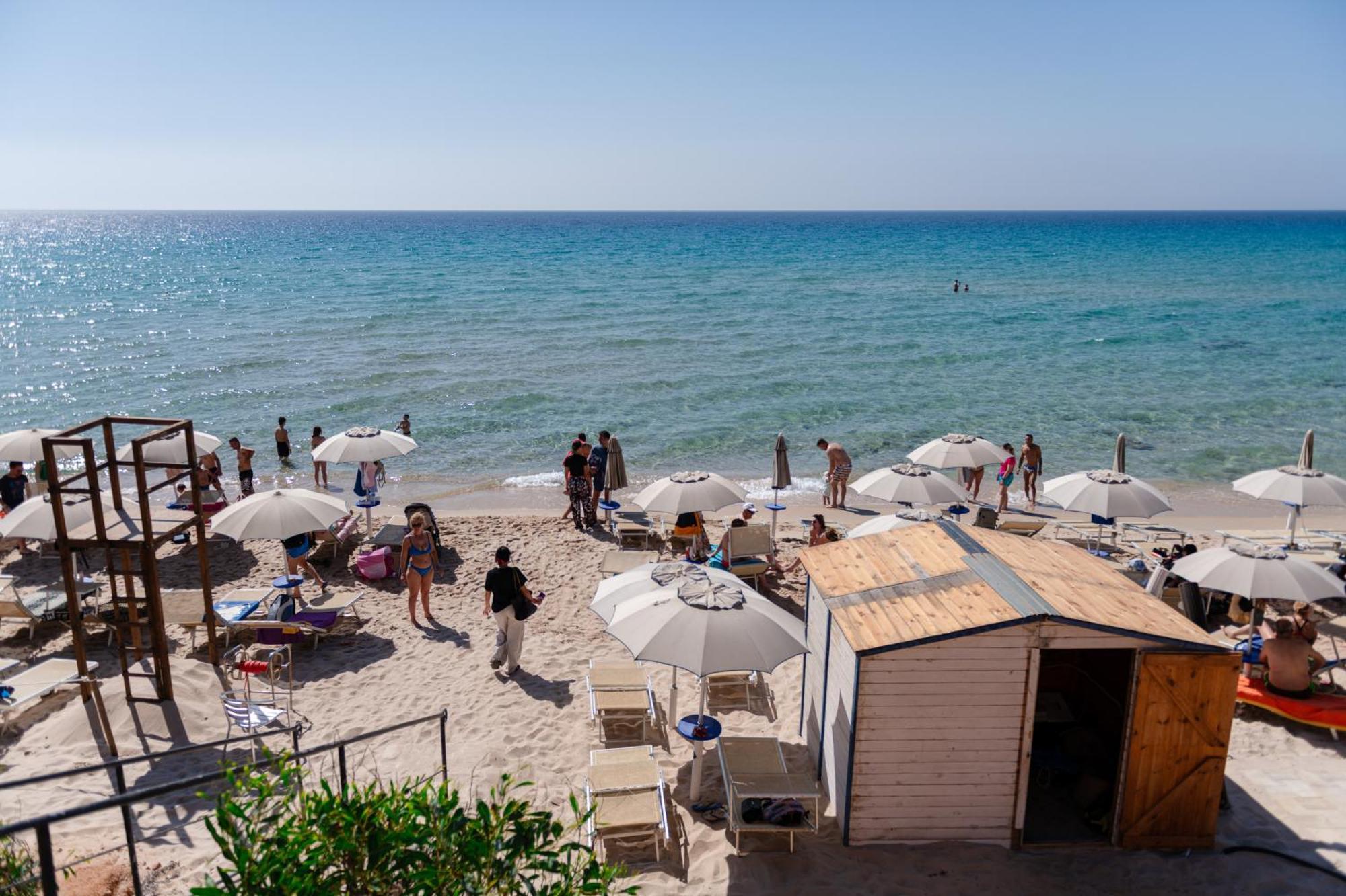 Amareclub Rocca Dorada Hotel Santa Margherita di Pula Luaran gambar